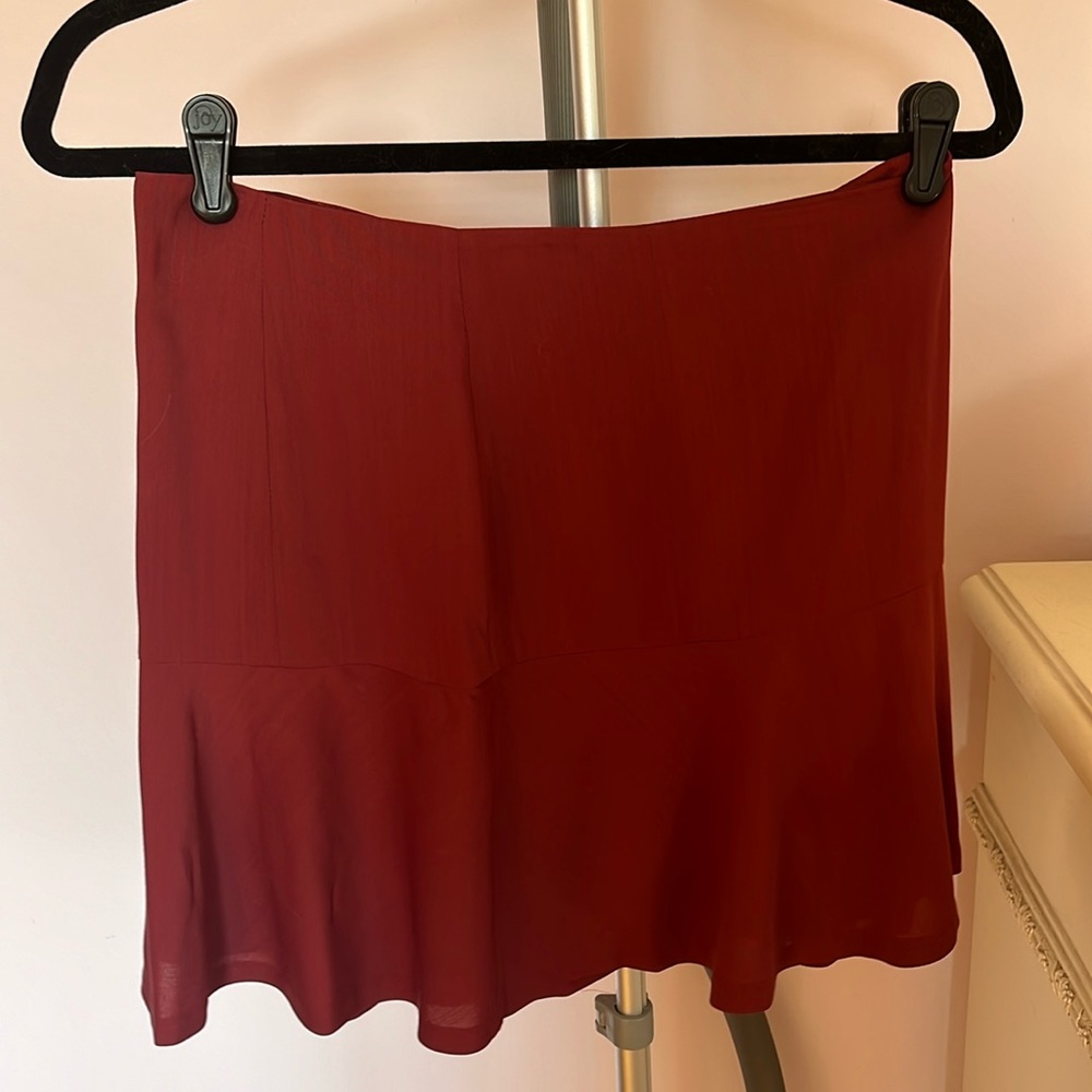 Theory size 4 red skirt